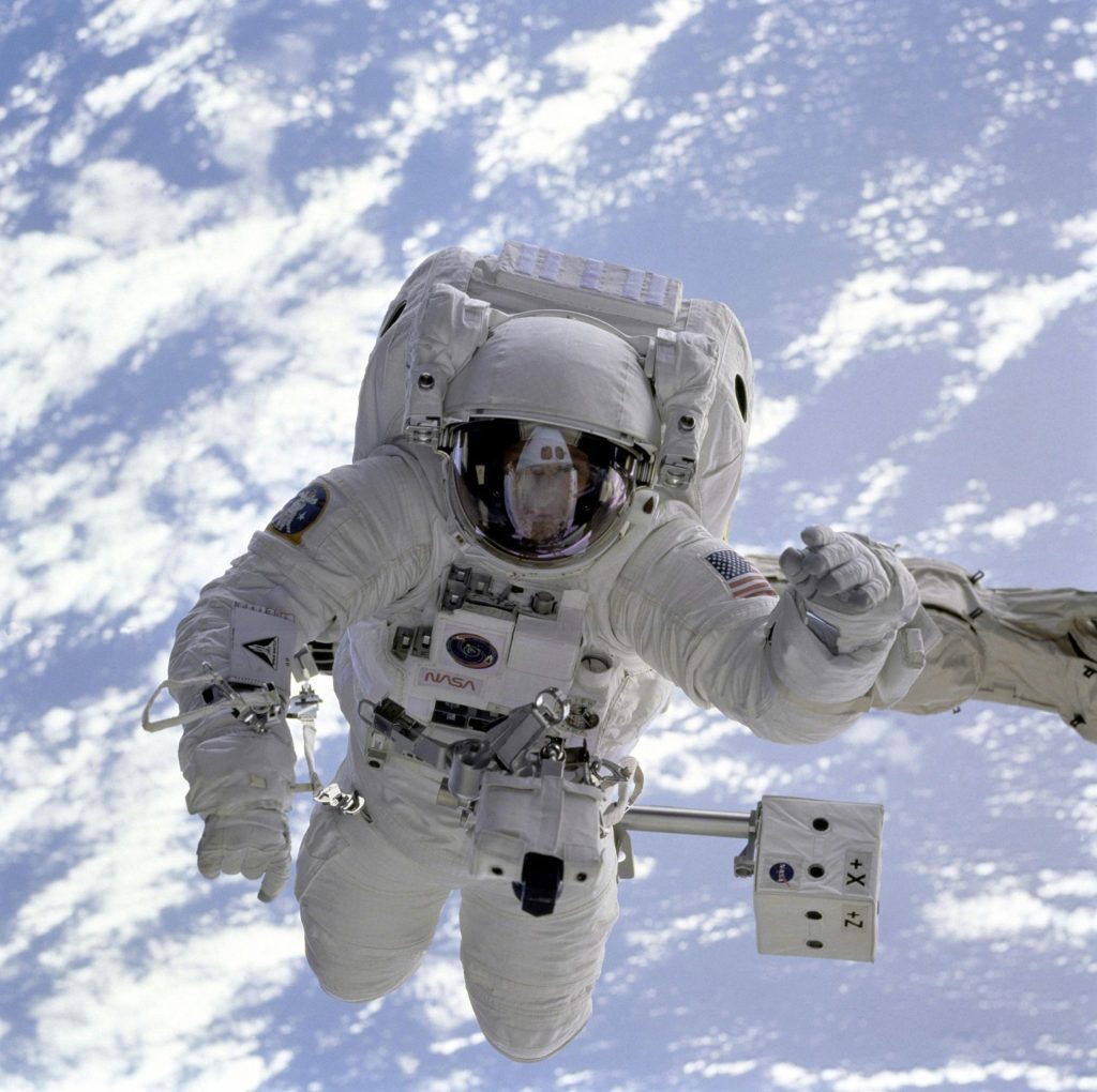NASA雙胞胎研究：一年期人類太空飛行的多面向分析